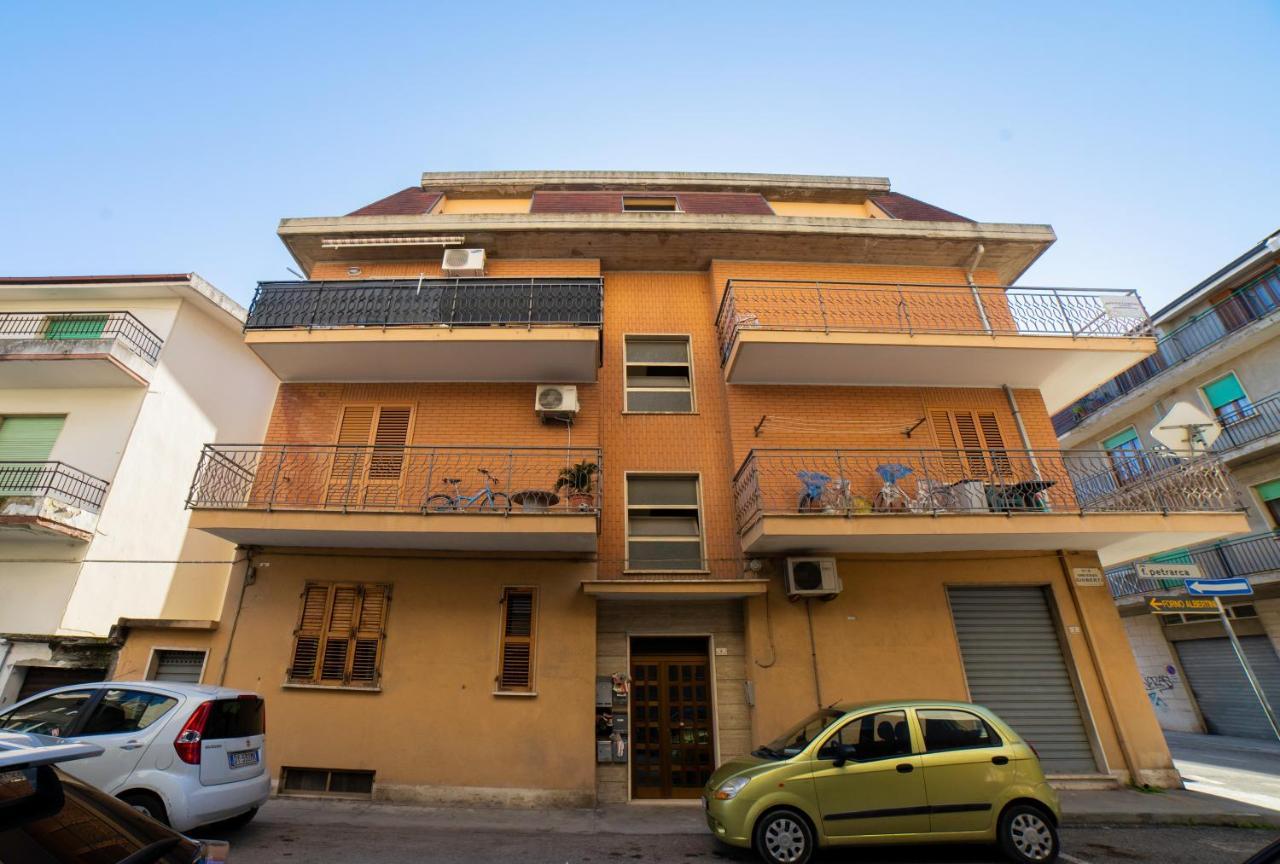 Апартаменты Casa Nicole A Сан-Бенедетто-дель-Тронто Экстерьер фото